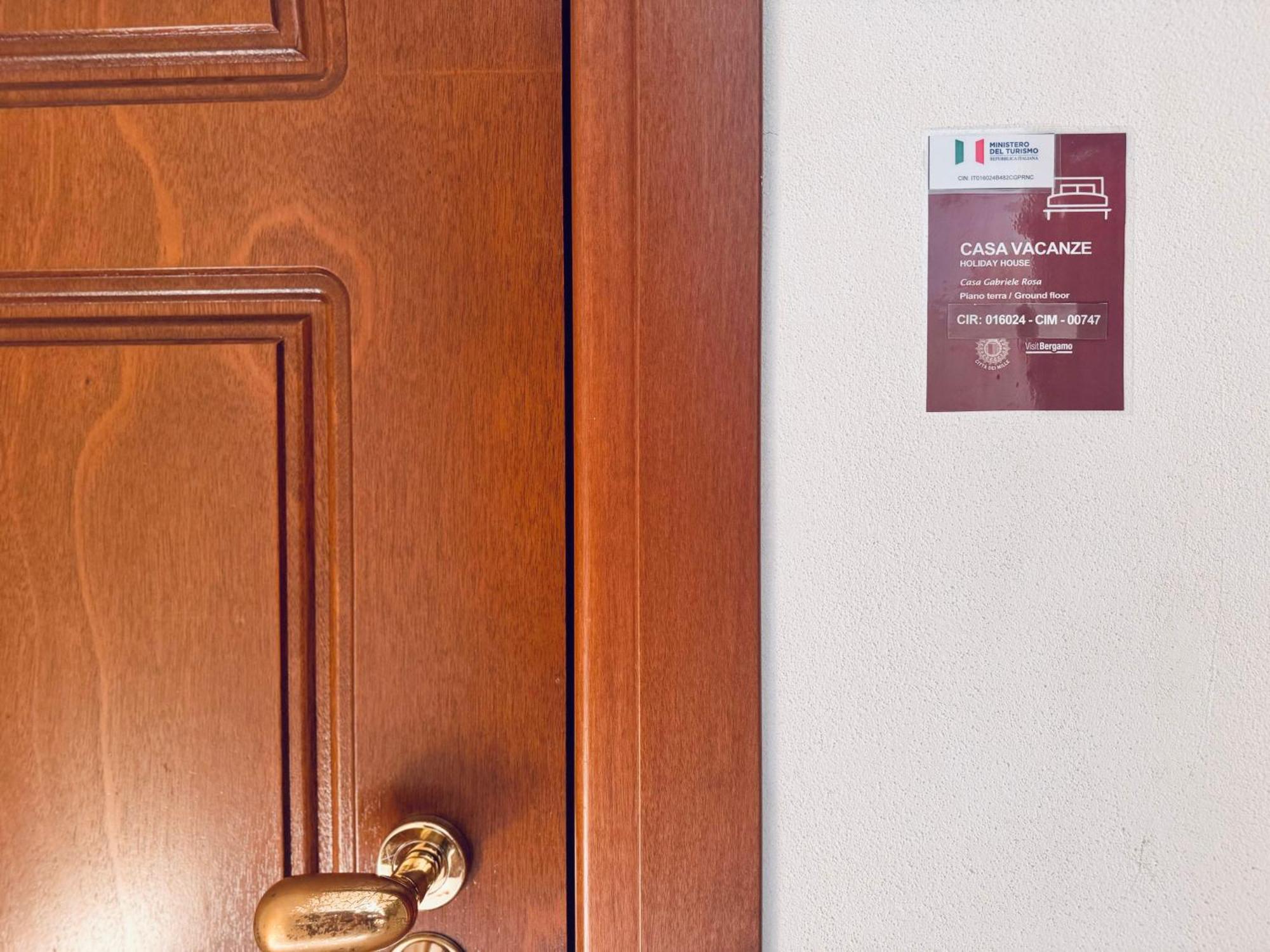 Casa Con Giardino E Accesso Indipendente Lägenhet Bergamo Exteriör bild